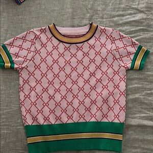 Women’s small short sleeve sweater knit top